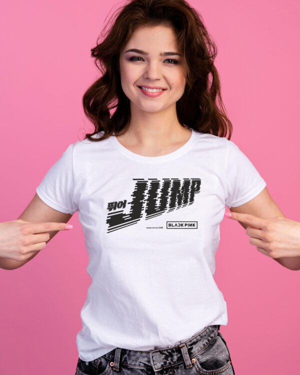 Біла жіноча футболка з написом Jump — мерч для фанатів Blackpink